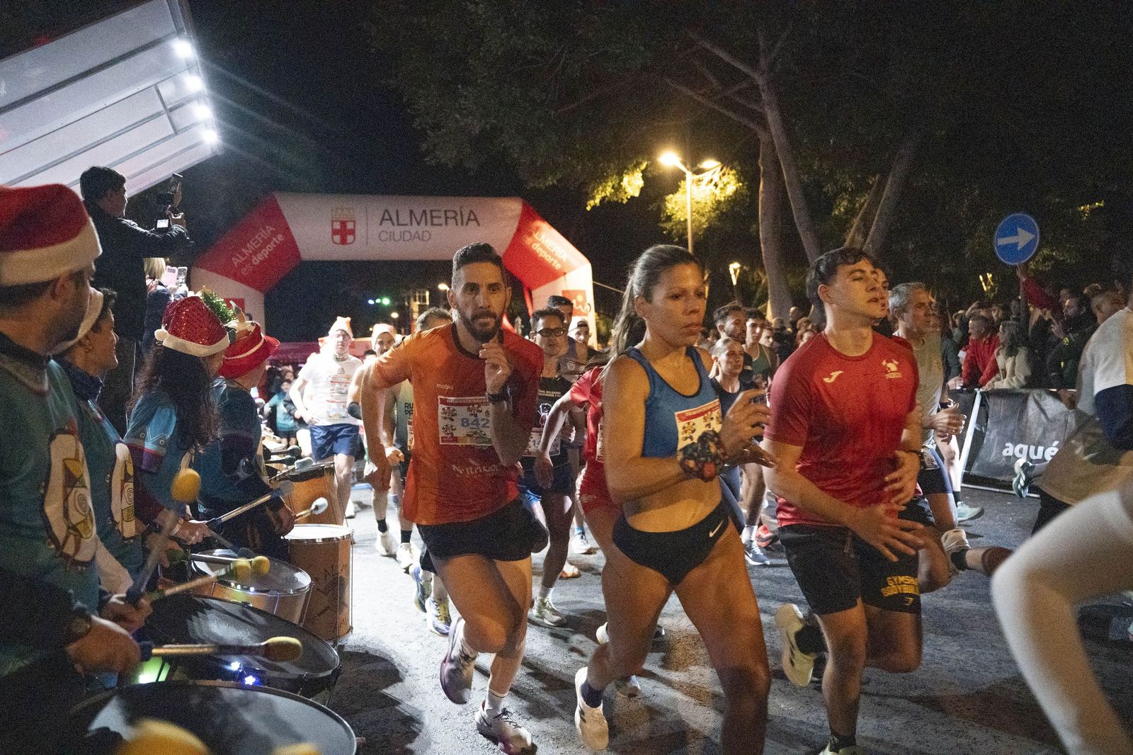 Almería corre y celebra su memoria olímpica en una San Silvestre de récord