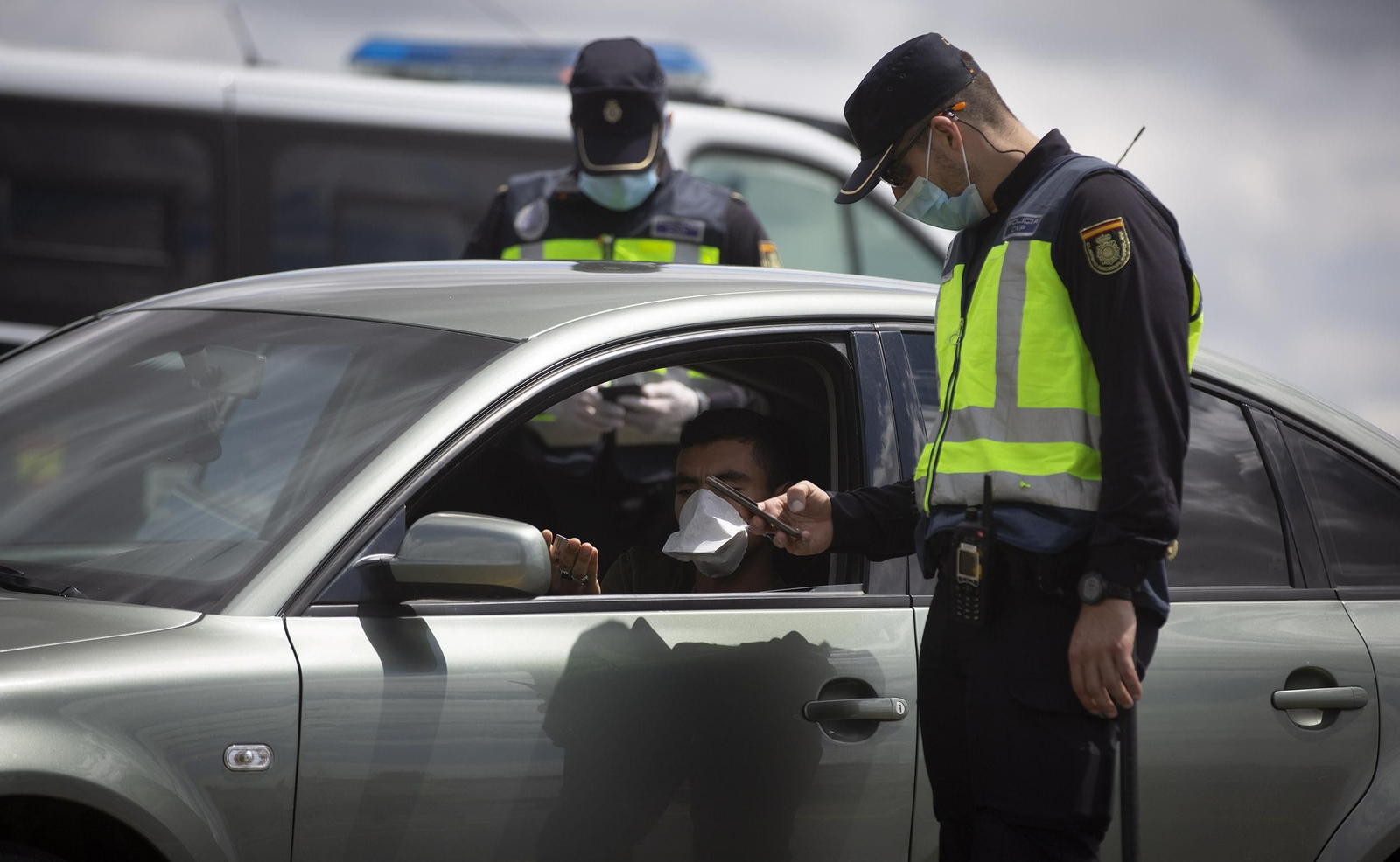 Todas las personas que vayan en un mismo vehículo tendrán que llevar puesta la mascarilla.