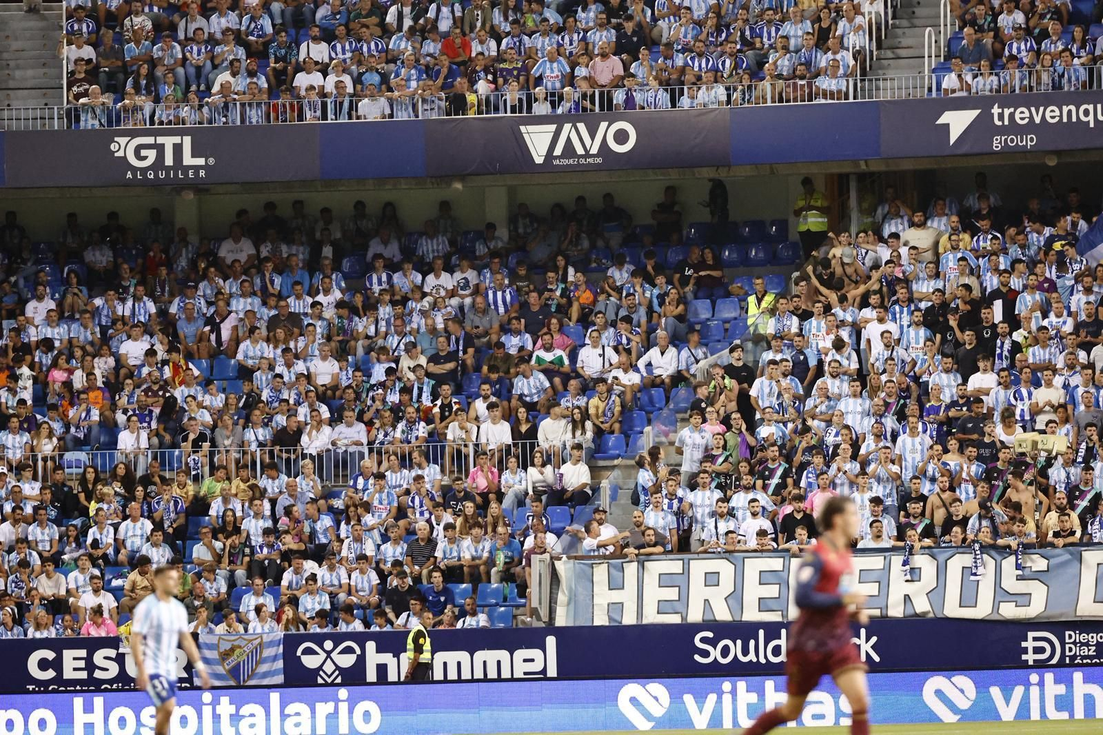 Búscate en las gradas de La Rosaleda en el Málaga CF-Deportivo