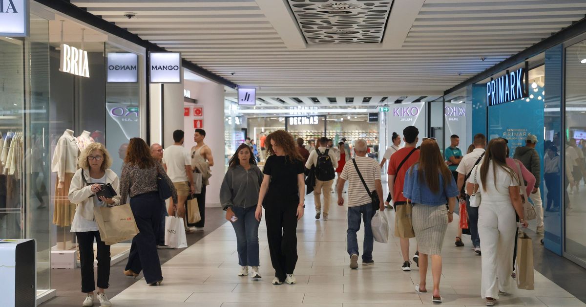 Horarios de los supermercados y centros comerciales de Málaga en el puente del Pilar del 12 de octubre