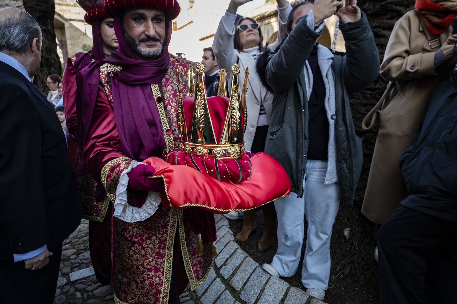 Los Reyes Magos son coronados un año más en el Alcázar de Jerez