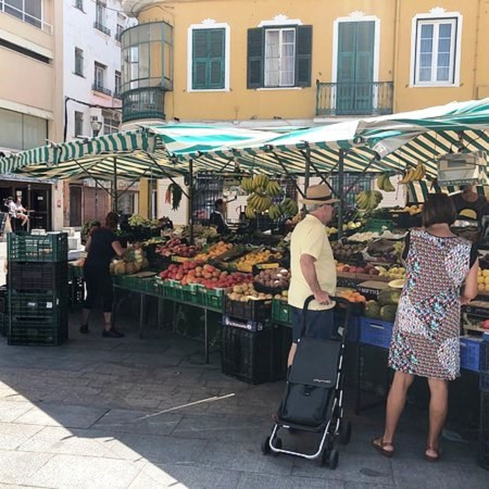 En el edificio del fondo estuvo el Banco Central.
