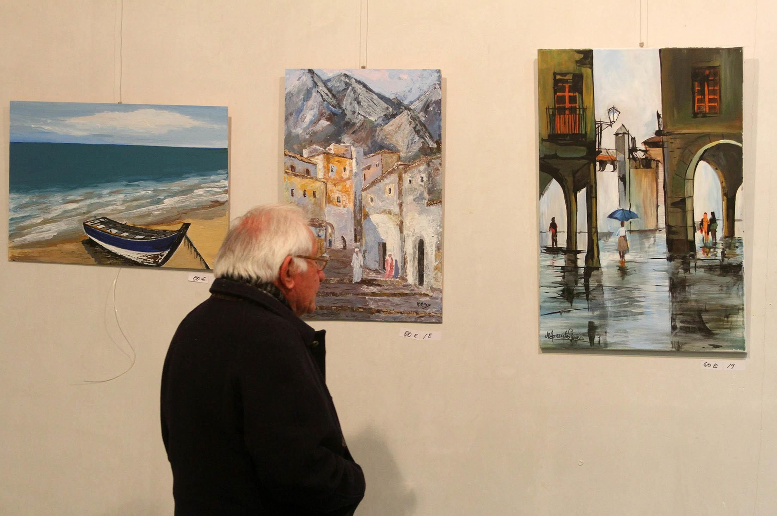 Imágenes de la Inauguración de la exposición del taller de arteterapia de Aramburu en la sala de la Caja Rural del Sur