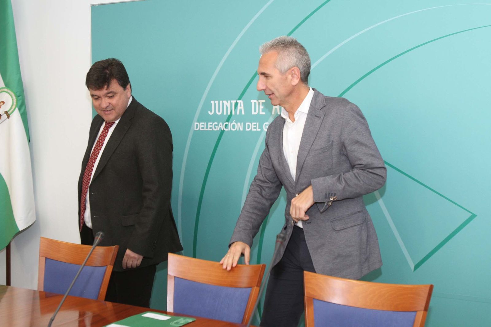 El consejero de Cultura, Miguel Ángel Vázquez, presenta el proyecto de rehabilitación del Banco de España como sede del Museo Arqueológico de Huelva.