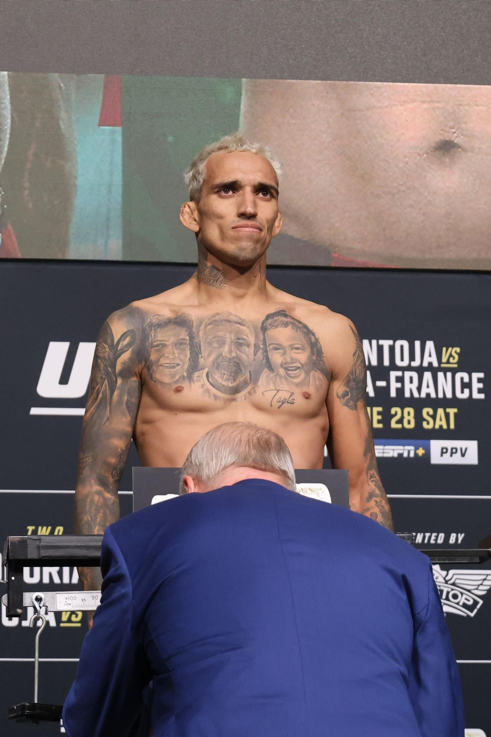 Las fotos del triunfo de Topuria ante Oliveira