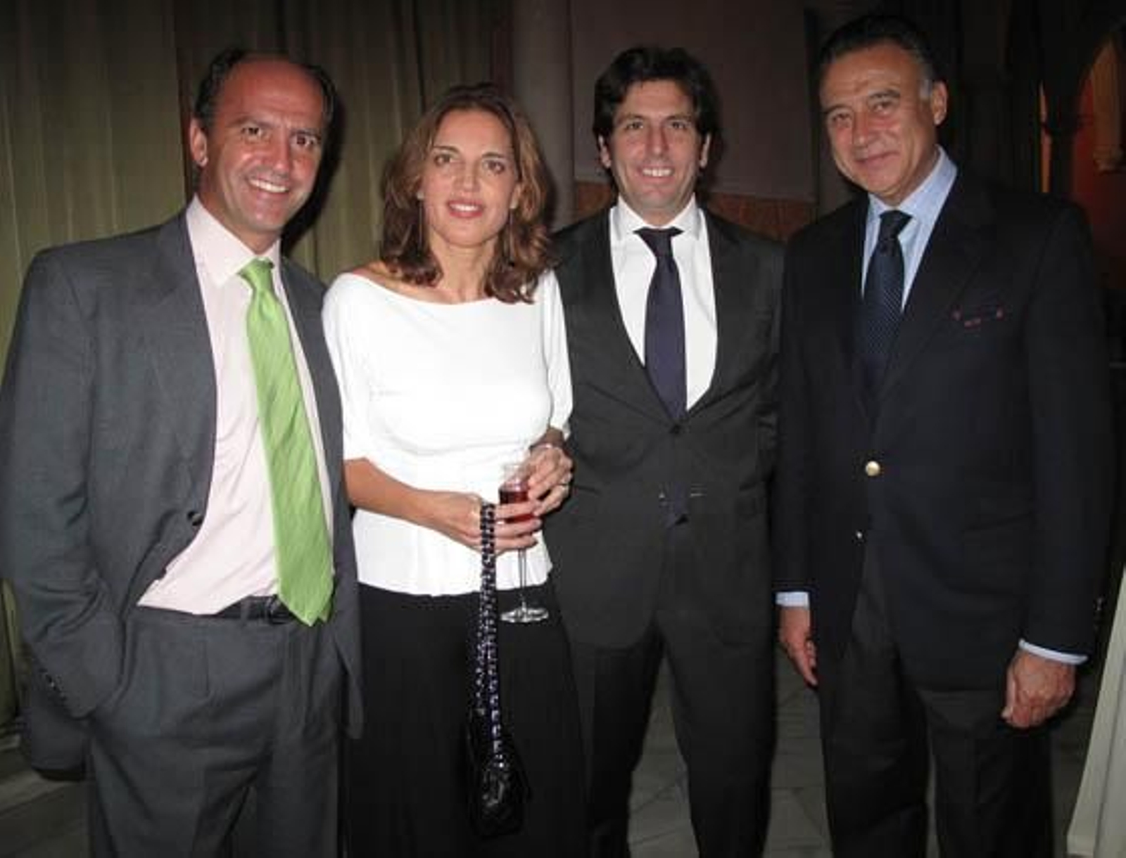 Rodrigo Molina, Victoria Herrera, gerente de Salud y Calidad de Vida del Grupo Joly; el abogado Alfonso Pérez y Felipe Luis Maestro, director de Fibes.

Foto: Victoria Ramírez