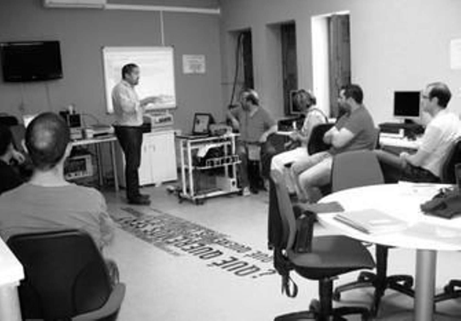 Los empresarios y emprendedores alpujarreños, en el curso impartido en el Centro Guadalinfo. Los empresarios y emprendedores alpujarreños, en el curso impartido en el Centro Guadalinfo.