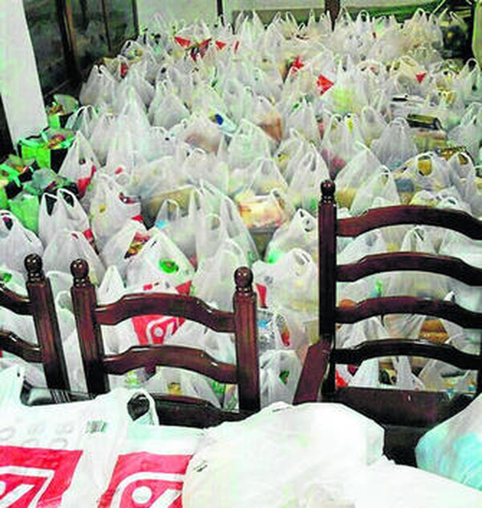 Parte de los alimentos que El Nazareno logró recaudar en su última campaña.