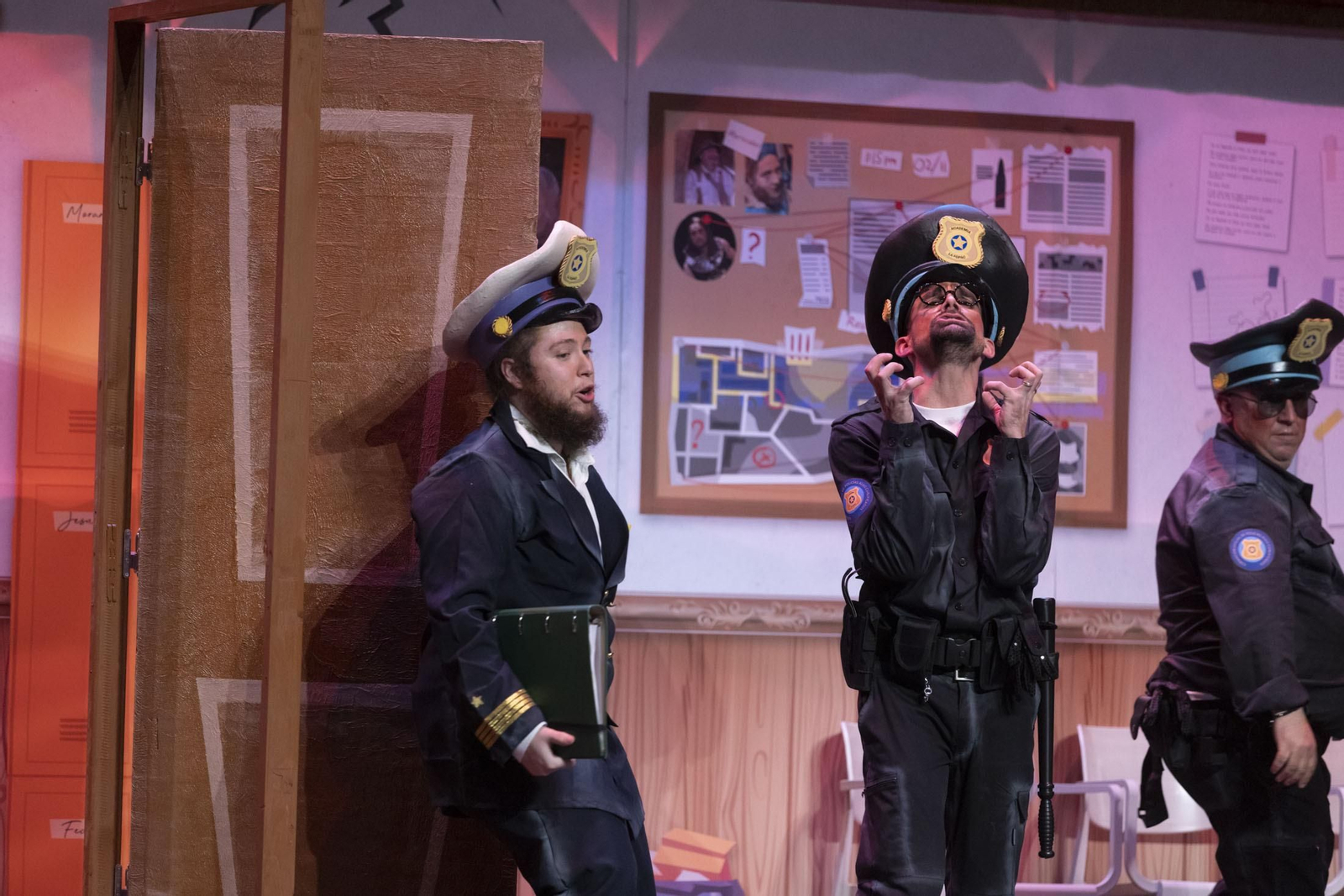 Imágenes de la actuación del cuarteto de Huelva ‘La F.O.P.A.C.”’ en el Carnaval Colombino