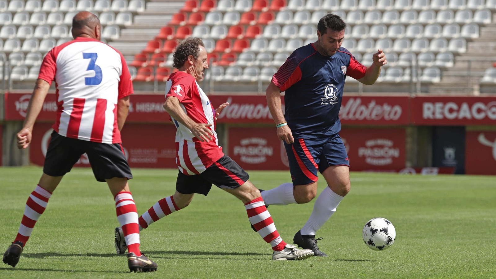Fotos del triangular de homenaje a Fernando Gallego de los Veteranos del Algeciras CF
