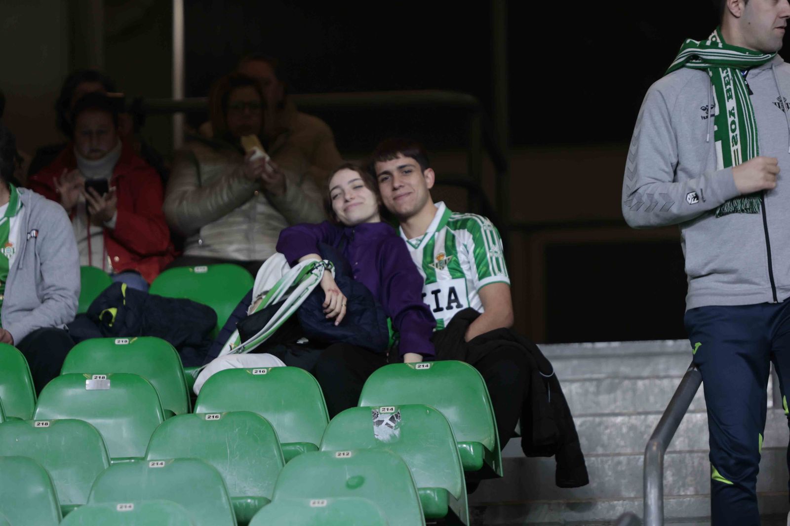 Búscate en las gradas del Villamarín
