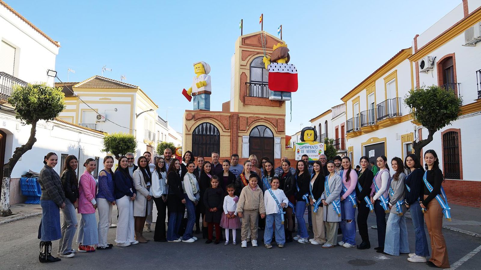 Inauguración de las fiestas falleras de San Juan del Puerto, en la tarde de este jueves.