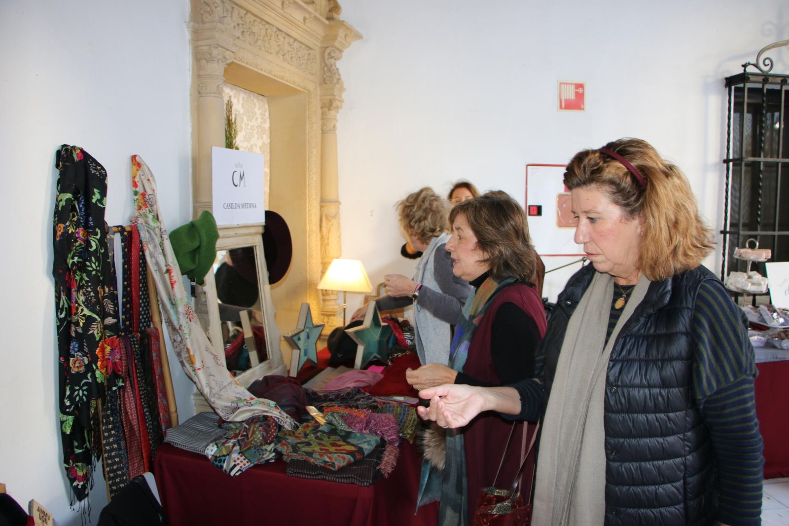 Expositor de textil en la sede de la Fundación Valentín de Madariaga.