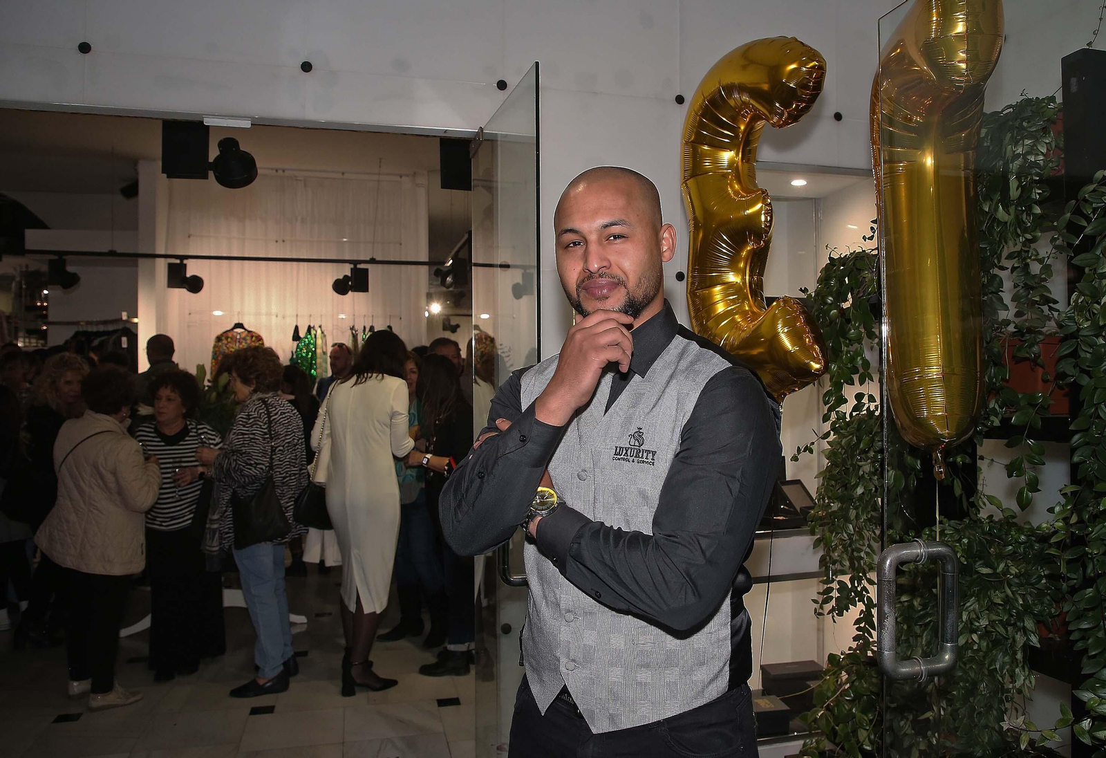 Fotos del 37º aniversario de Boutique Pirámide en Algeciras