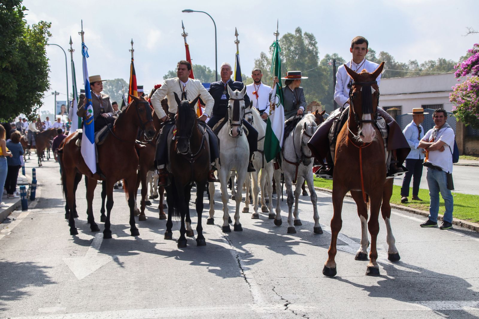 El Rocío 2023: Imágenes de los peregrinos de la Hermandad de Emigrantes