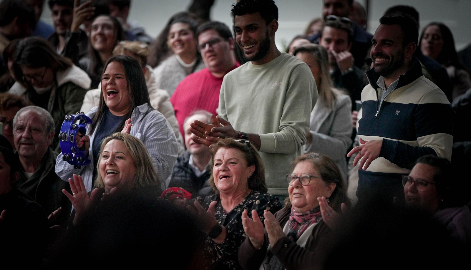 Imágenes del gran ambiente el primer día de zambombas en Jerez