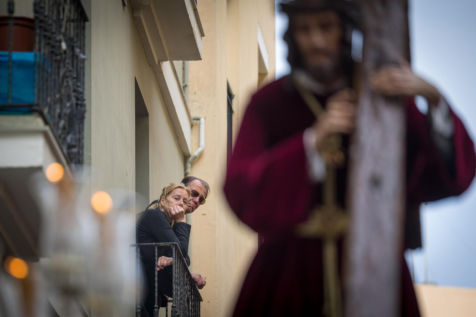 Las imágenes de la salida procesional del Nazareno de la Obediencia en la Semana Santa de Cádiz 2024