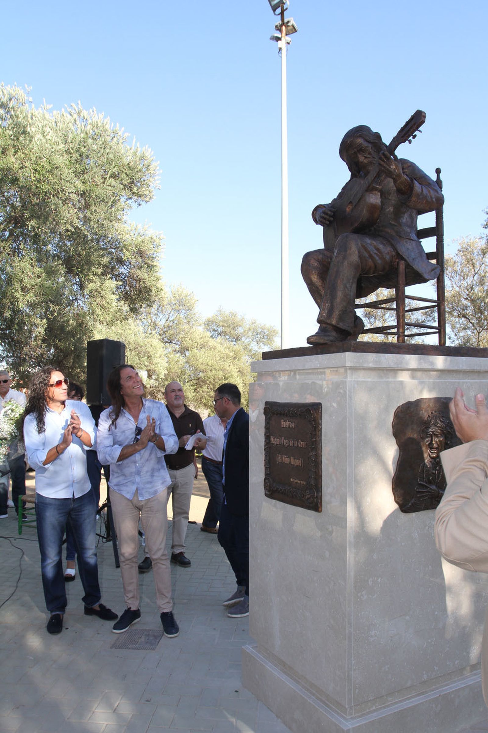 Inaguración del monumento al Niño Miguel.