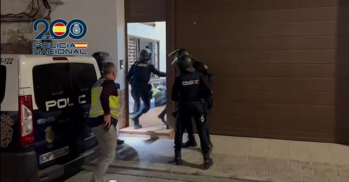 La Policía Nacional libera a 16 mujeres en Rota y Utrera que estaban ...