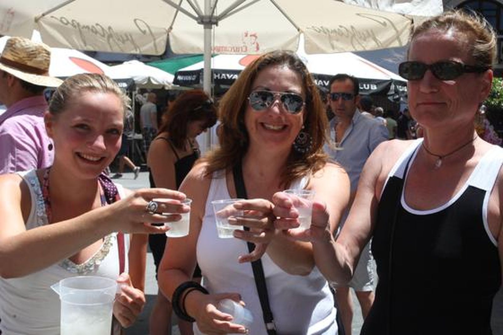 Un brindis por el inicio de la Feria.

Foto: Paco Guerrero