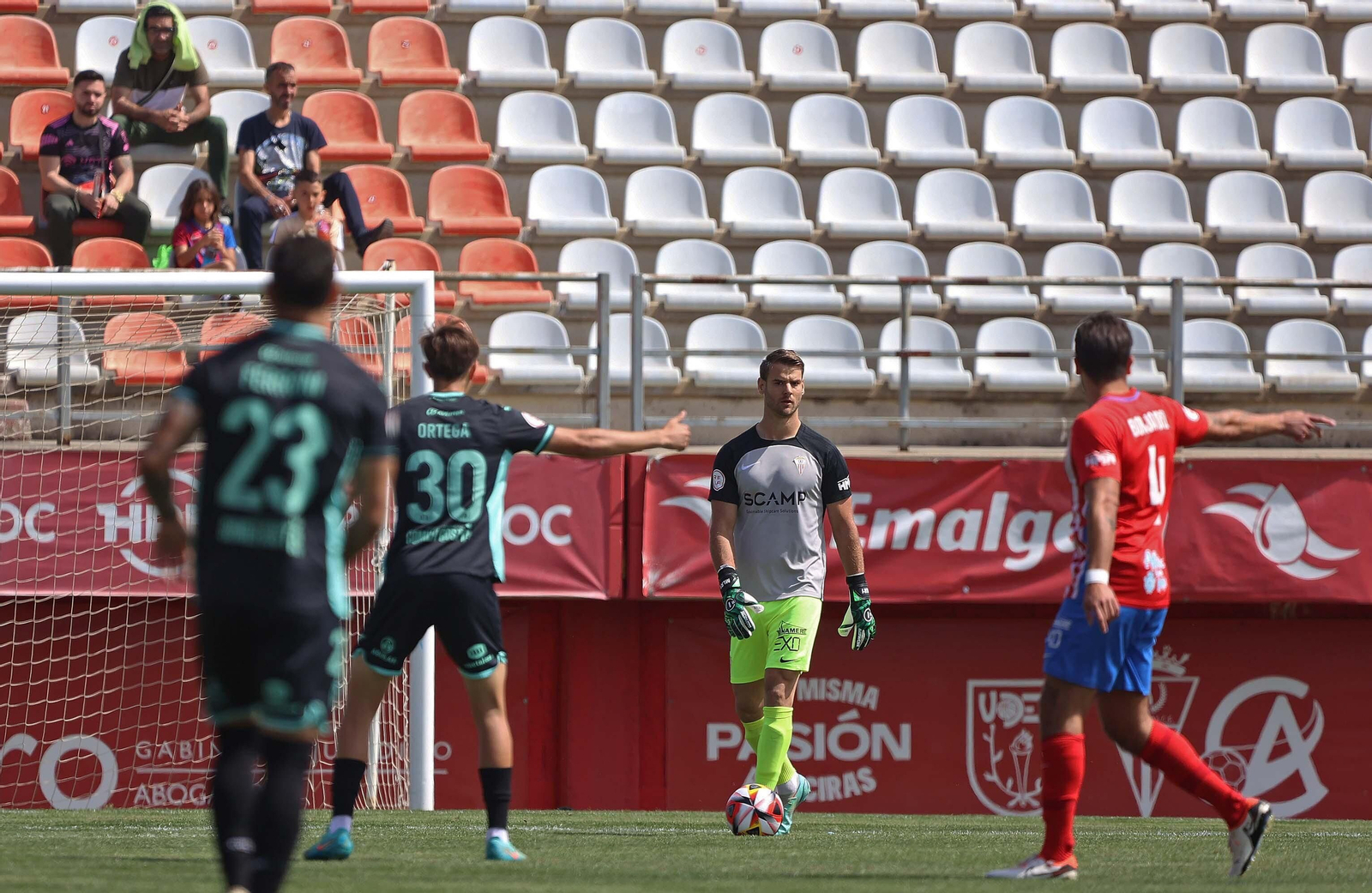 Las  mejores fotos del Algeciras - Atlético Baleares de Primera RFEF