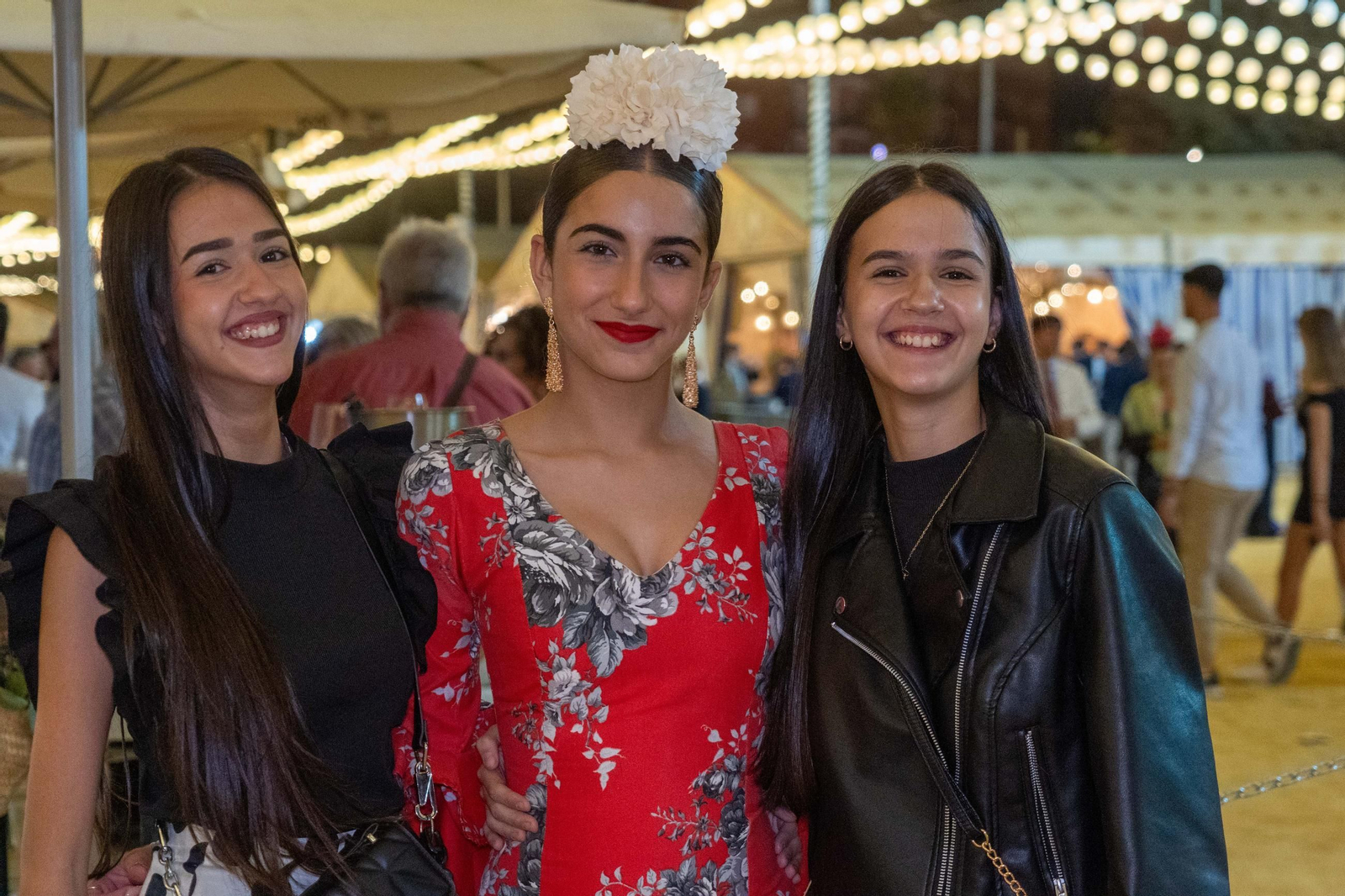 Imágenes del ambiente del ambiente de la noche del domingo en la Feria de Otoño y del Caballo 2025 de Huelva