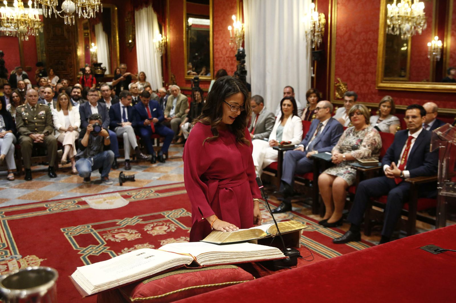 Las imágenes de la jornada de constitución del Ayuntamiento de Granada