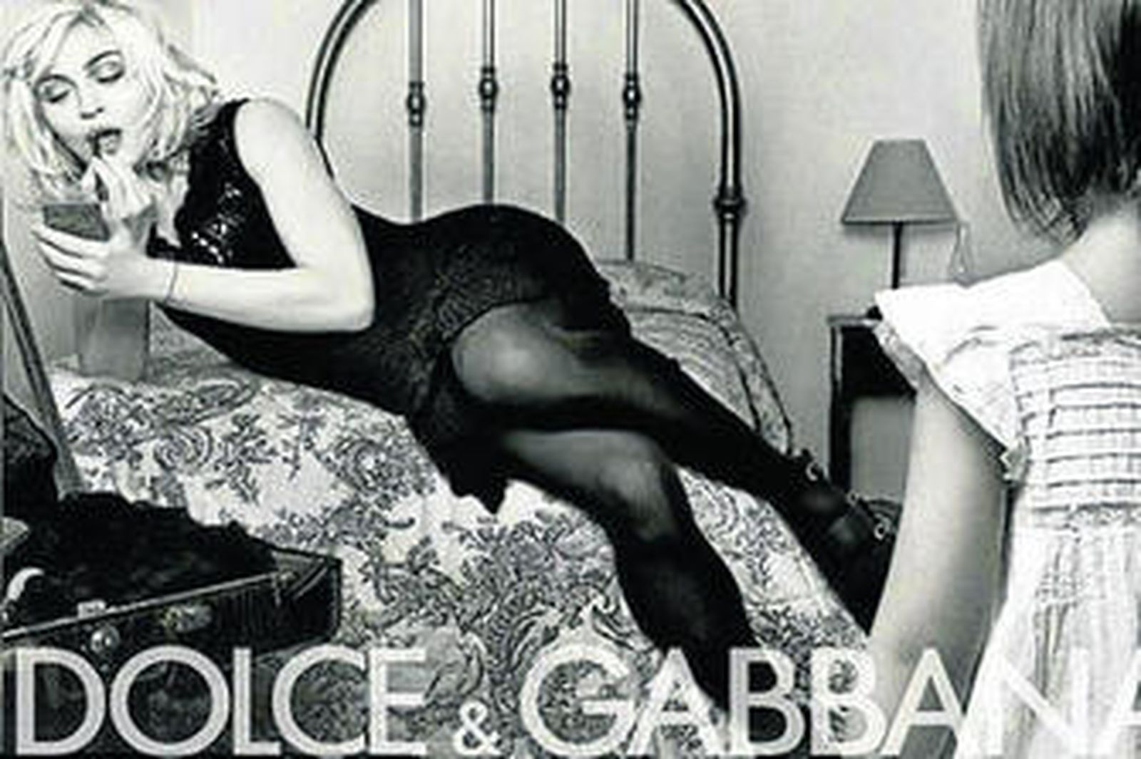 Madonna al más puro estilo italiano en un anuncio