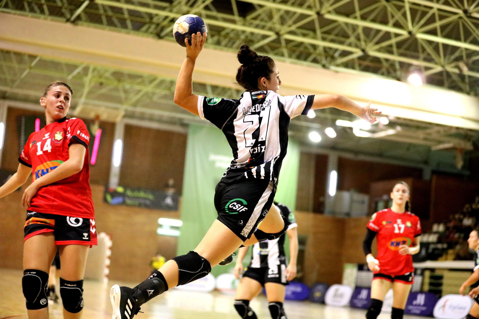 El Costa del Sol se sostiene ante el Granollers (24-22)