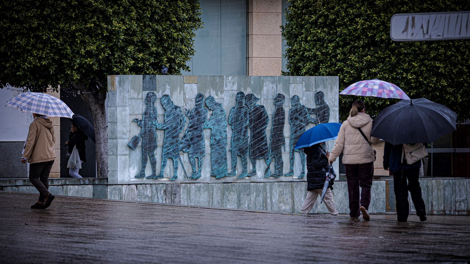 El deterioro de la plaza de la Iglesia en San Fernando, en imágenes