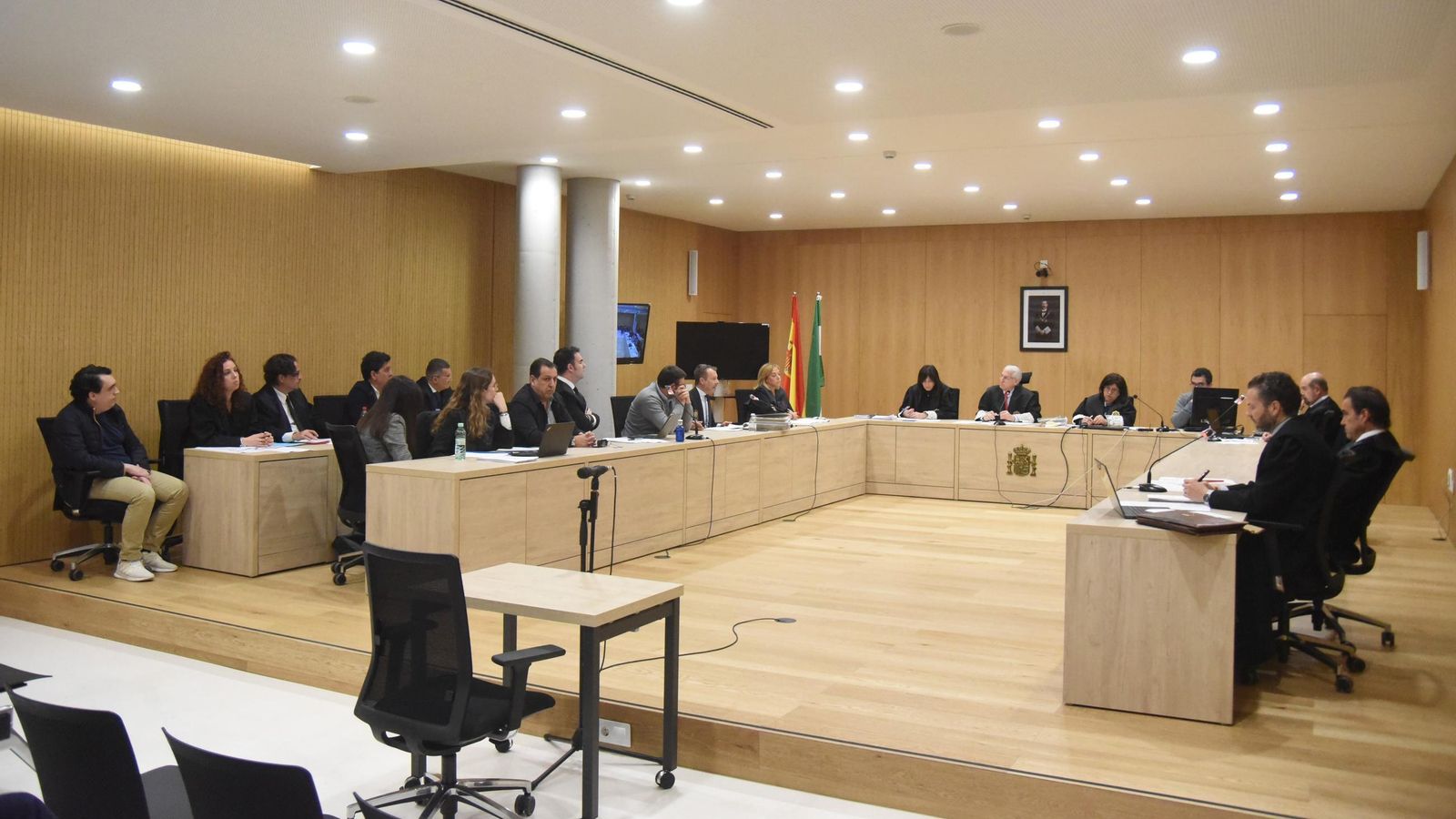 Panorámica del tribunal en el inicio del juicio por el 'caso saqueo' del Córdoba CF.