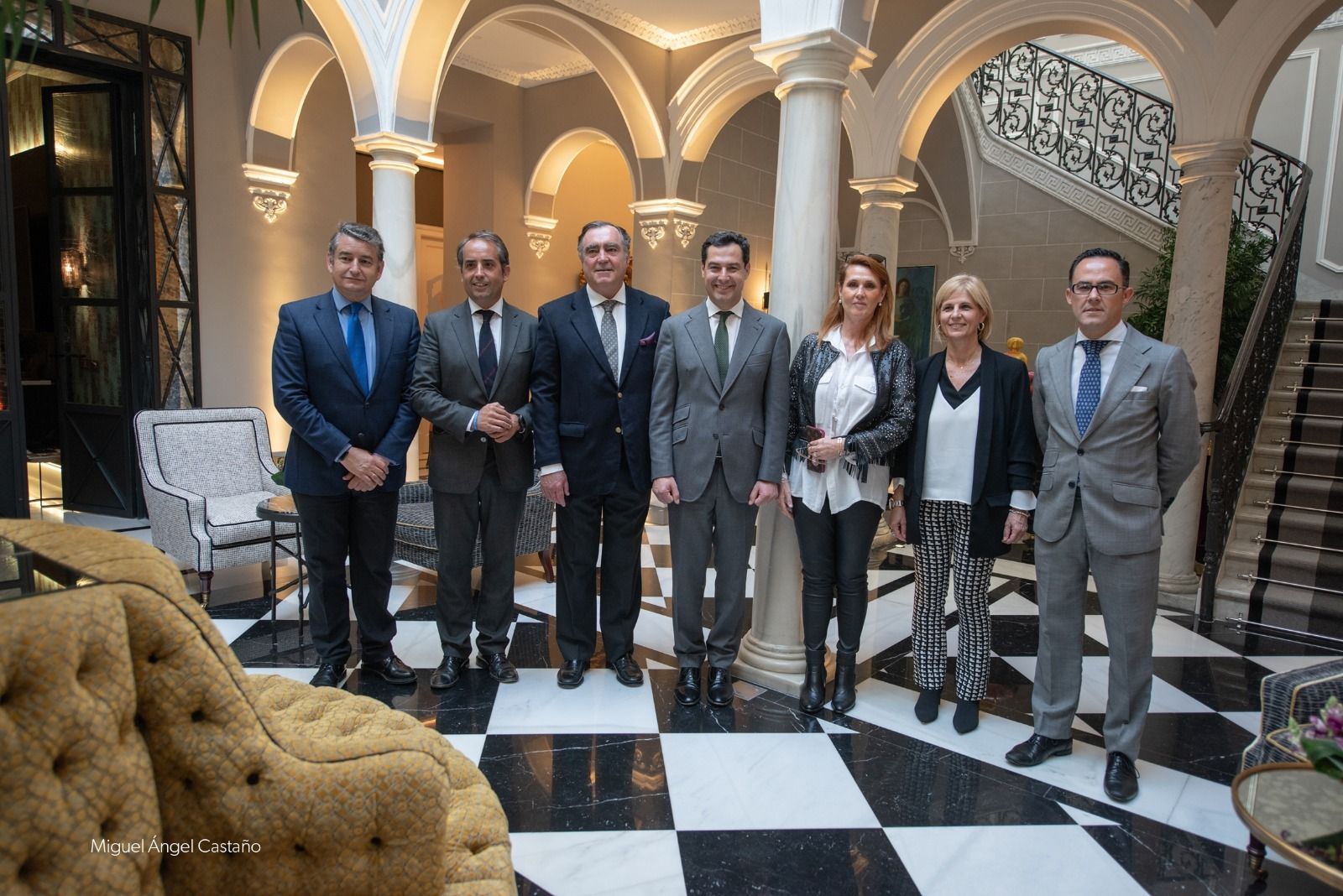 Visita del presidente de la Junta al Hotel Casa Palacio María Luisa