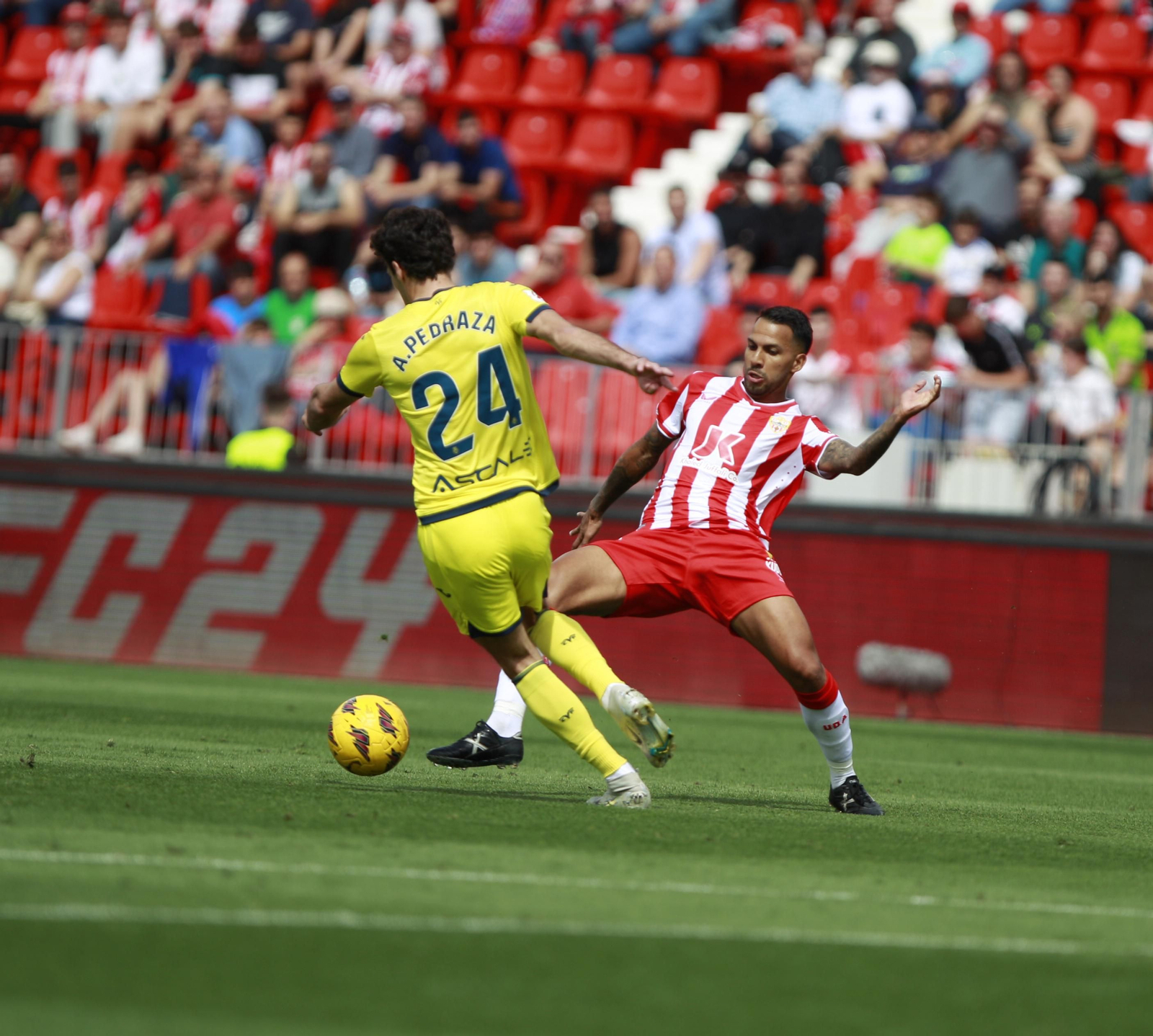 Las mejores imágenes del partido de fútbol U.D. Almería-Villarreal C.F.