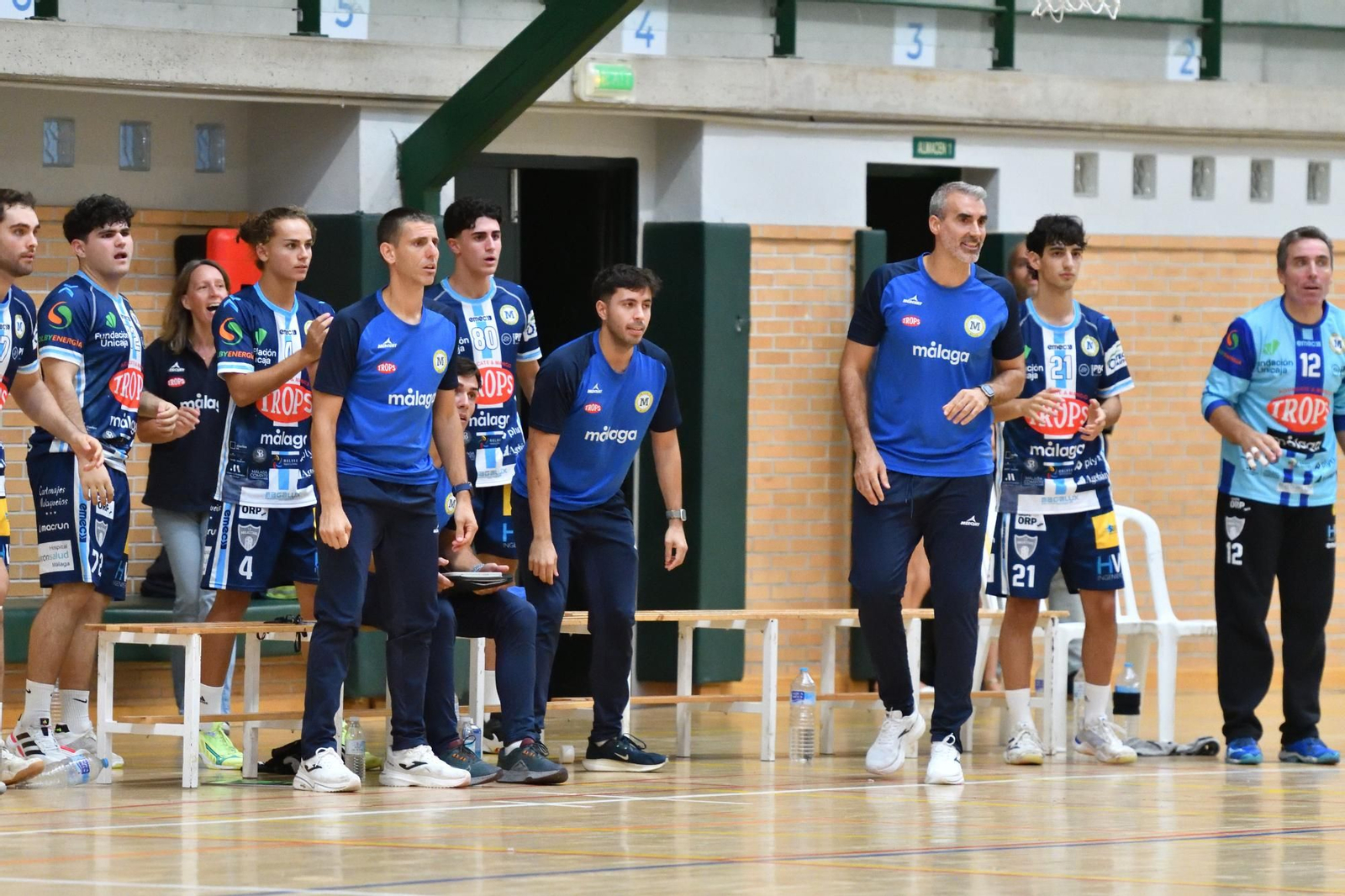 Chispi Vazquez y Micri Rueda dirigiendo al Trops.