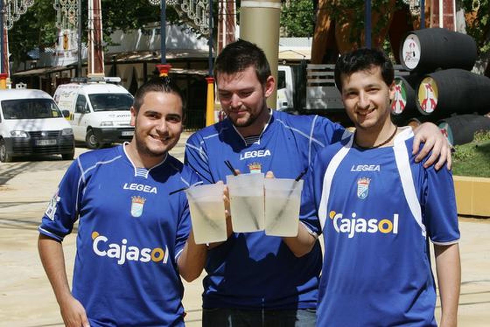 Ambiente previo al comienzo de la Feria en el real

Foto: Pascual