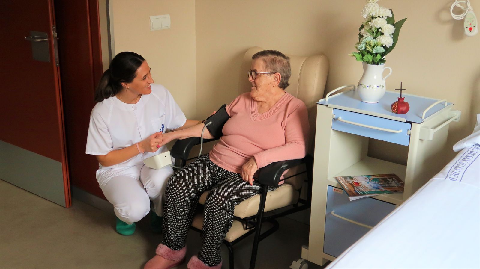 El Hospital San Rafael crea la primera unidad de cuidados intermedios y atención sociofamiliar de Granada