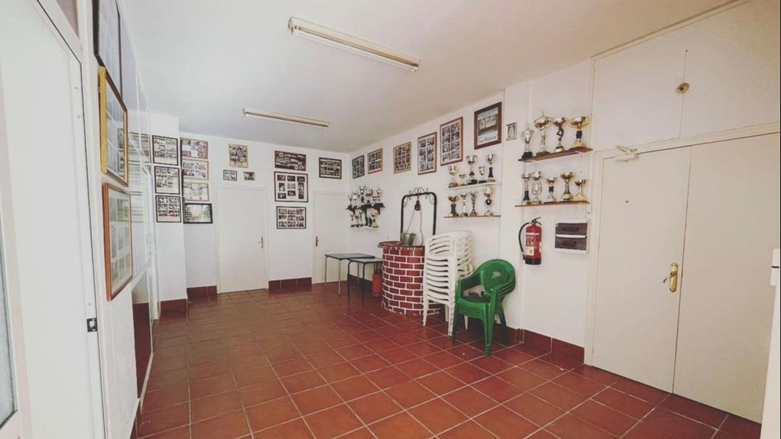 La sede social constituye un lugar de encuentro para la barriada de Fermesa