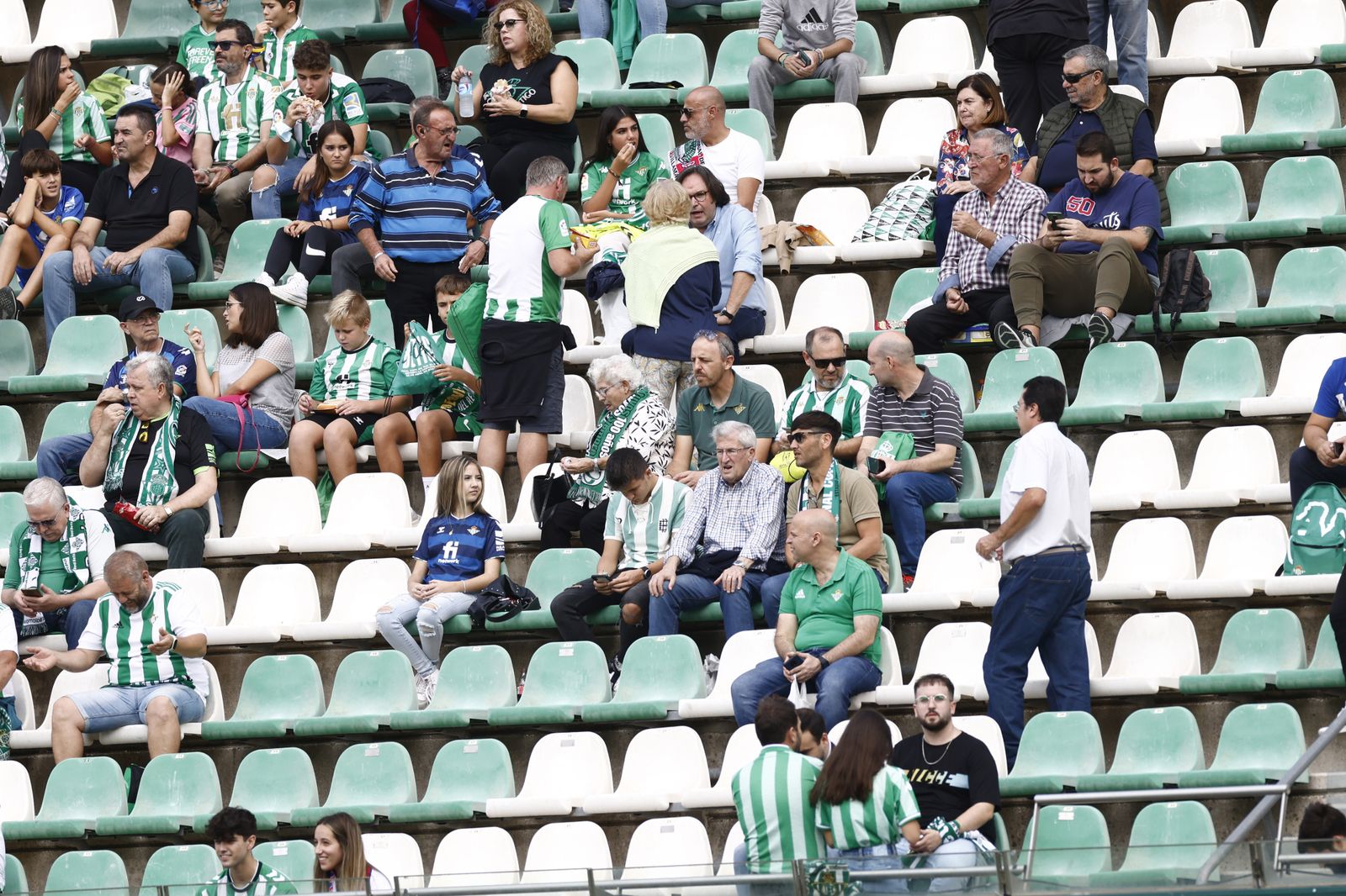Búscate en las fotos del Betis-Atlético de Madrid