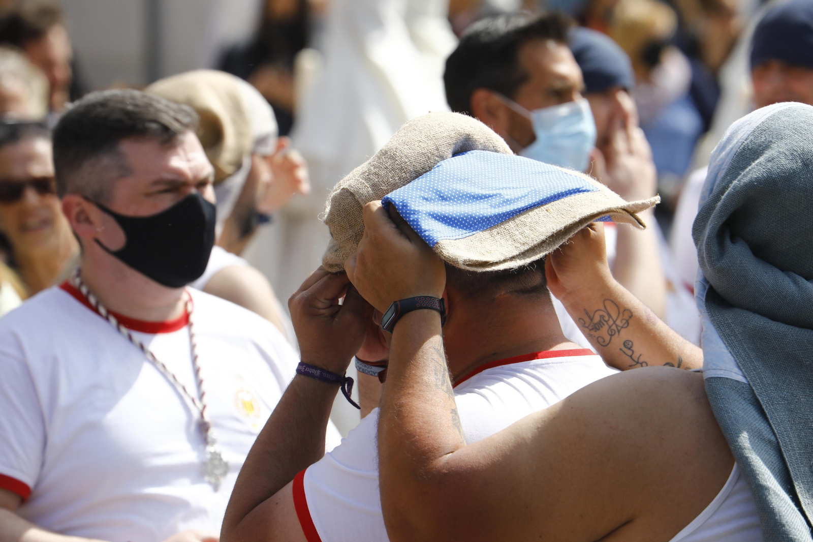Lunes Santo en Córdoba: La procesión de la Merced, en imágenes