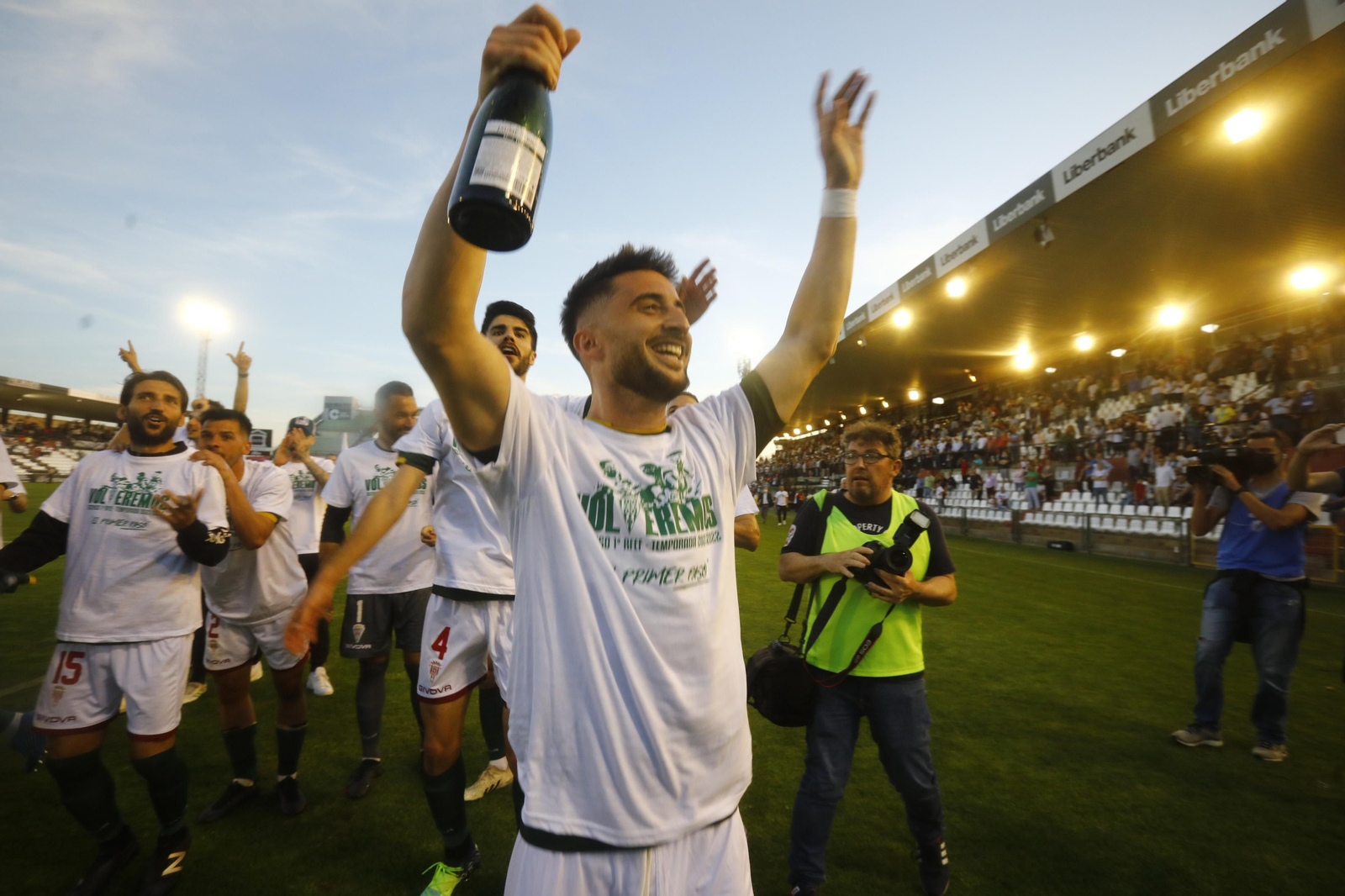 Las imágenes de la fiesta del ascenso del Córdoba CF en Mérida