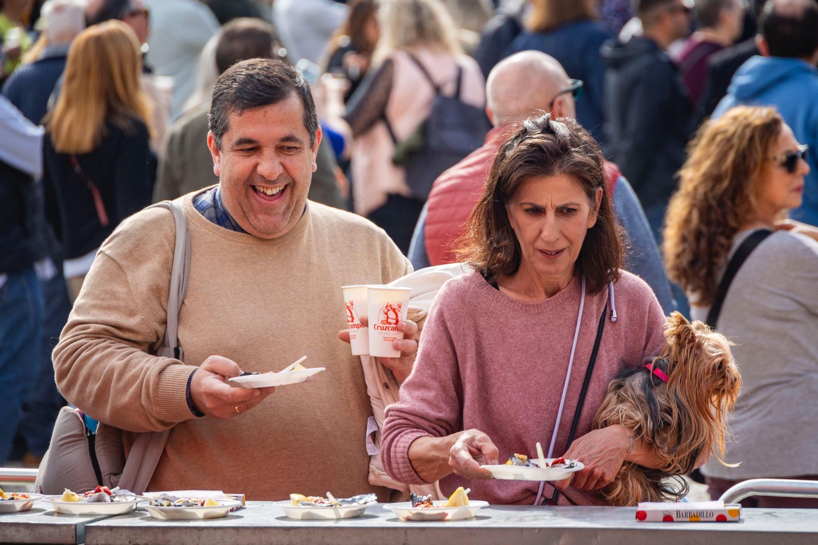 Todas las imágenes de la Ostionada en la plaza de San Antonio