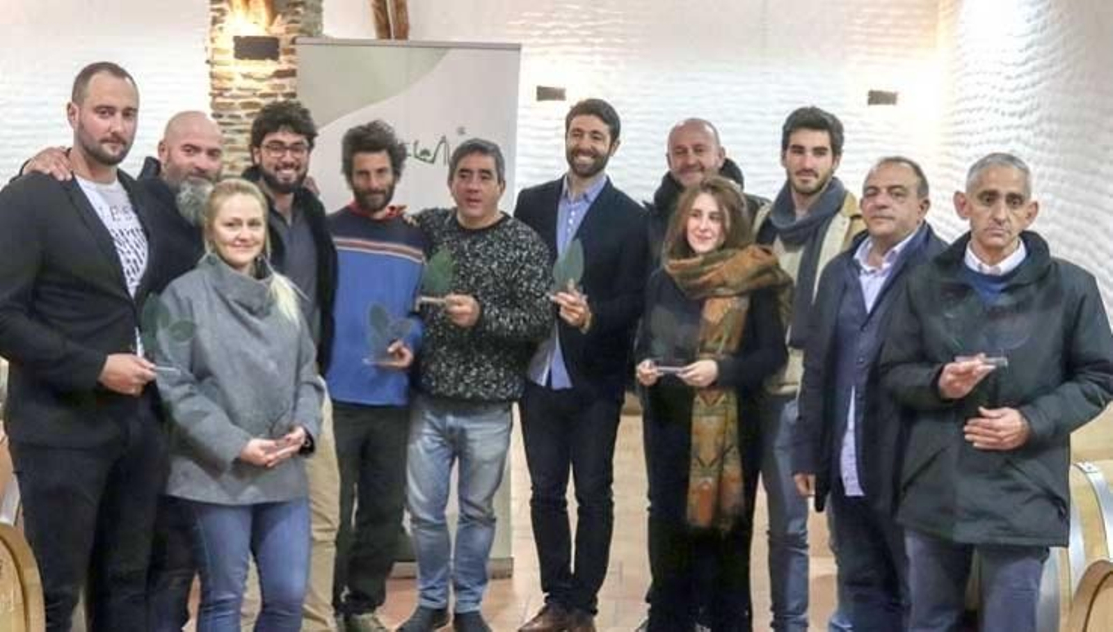 Imagen de los premiados por la Asociación AlVelAl.