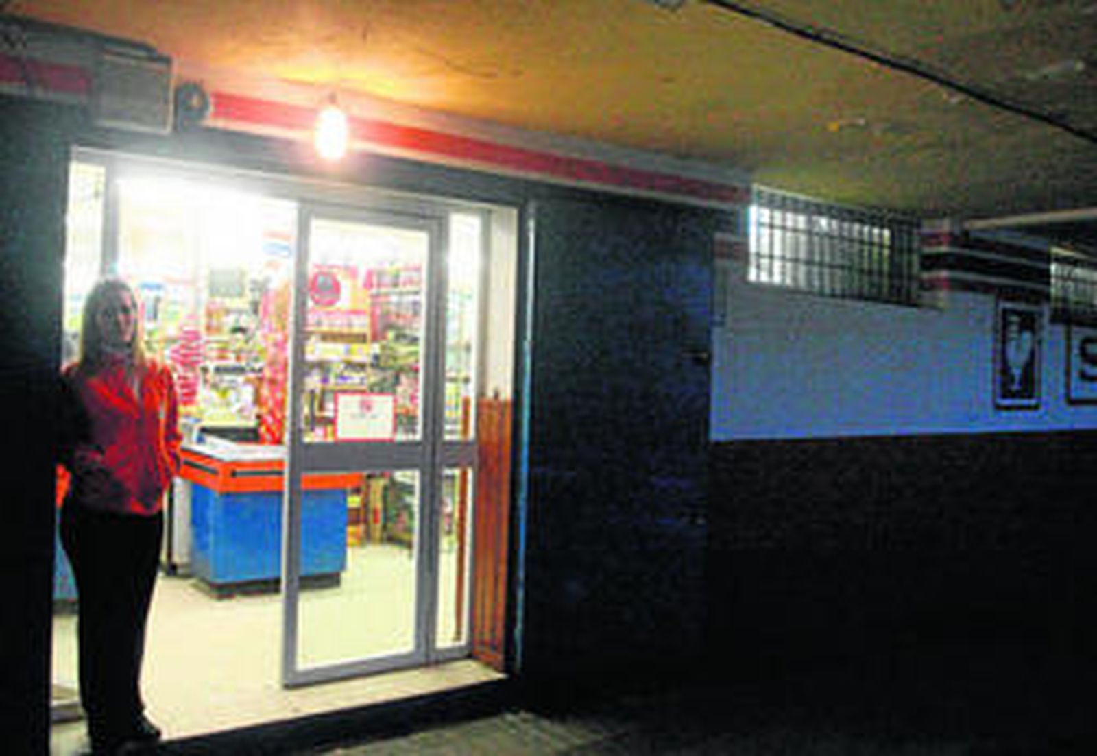 Instantánea del supermercado que fue atracado la semana pasada.