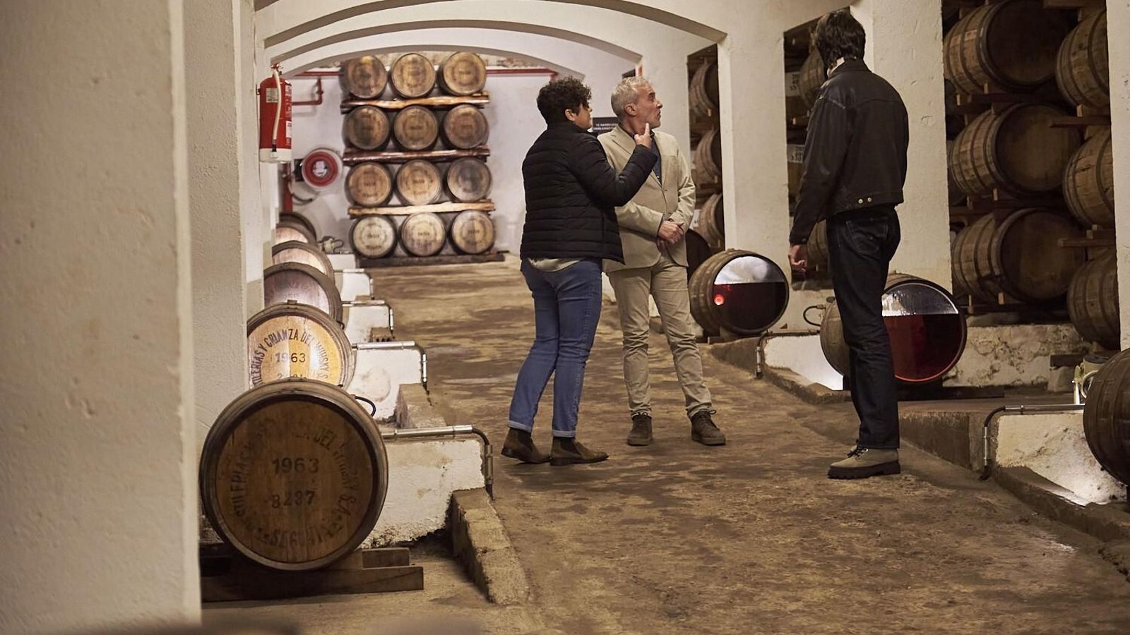 Guillén, padre e hijo, conocen la bodega de Palazuelos del Eresma de DYC Guillén, padre e hijo, conocen la bodega de Palazuelos del Eresma de DYC