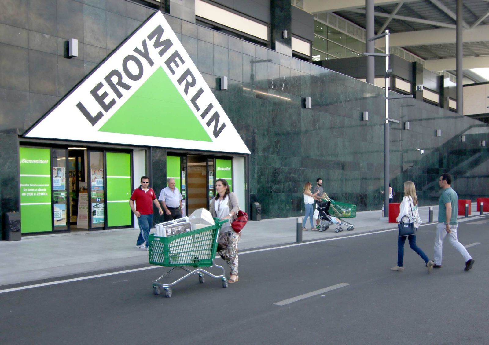 Los centros comerciales que abren en Granada el 1 de noviembre, Día de Todos los Santos