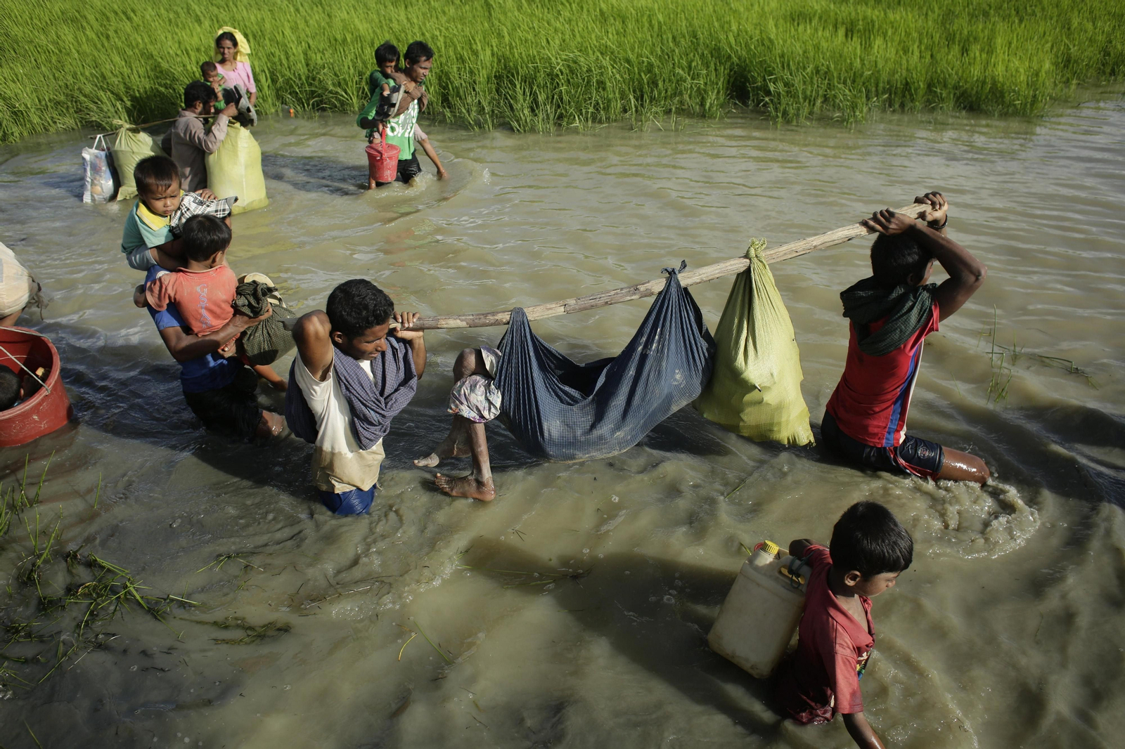 Doce refugiados rohinyás mueren en un naufragio en Bangladesh