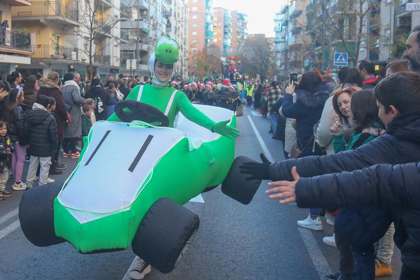Las mejores imágenes de la cabalgata de Papá Noel en Granada