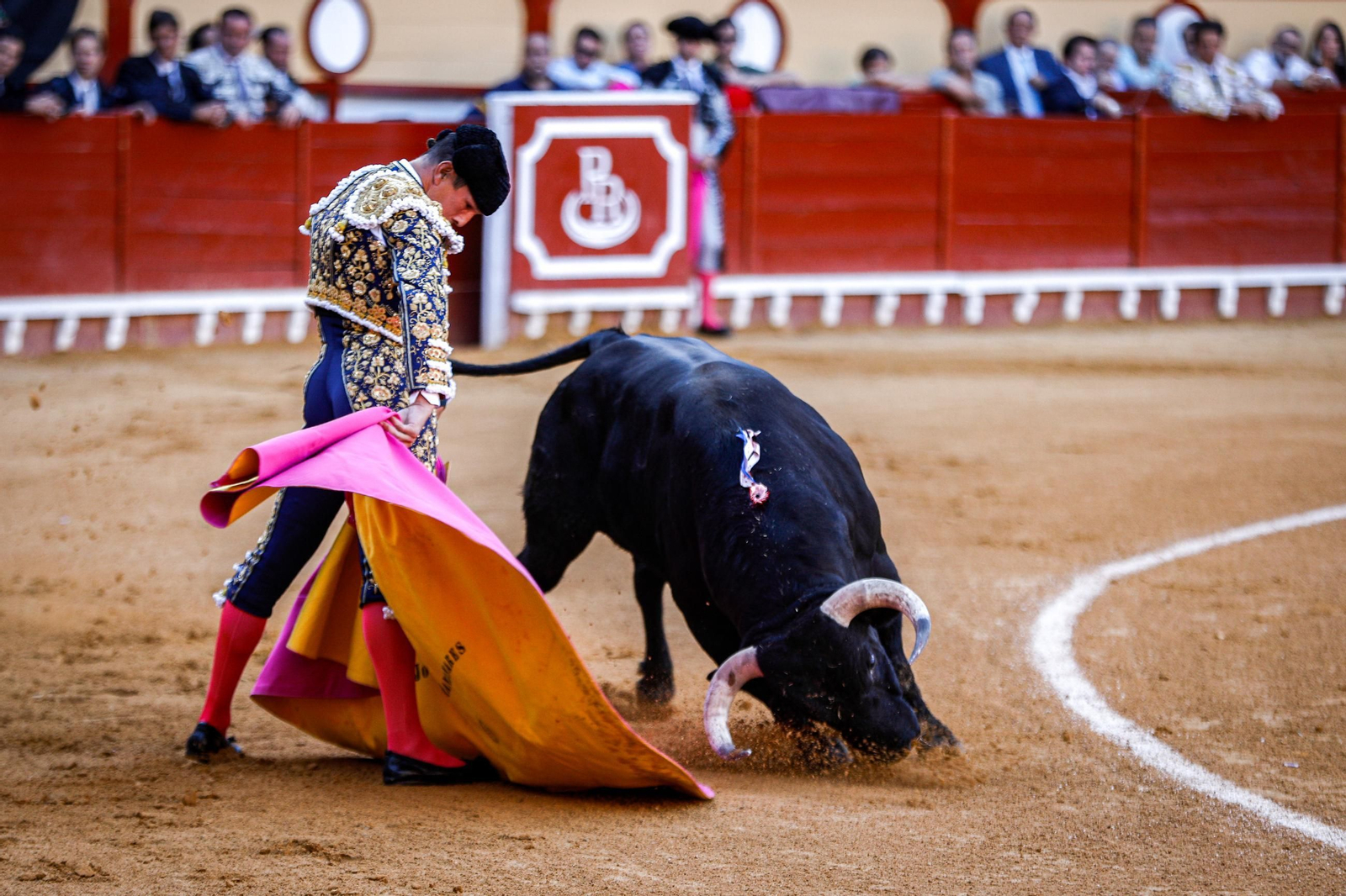 Imágenes de la corrida de toros en El Puerto: Manzanares, Roca Rey y Pablo Aguado