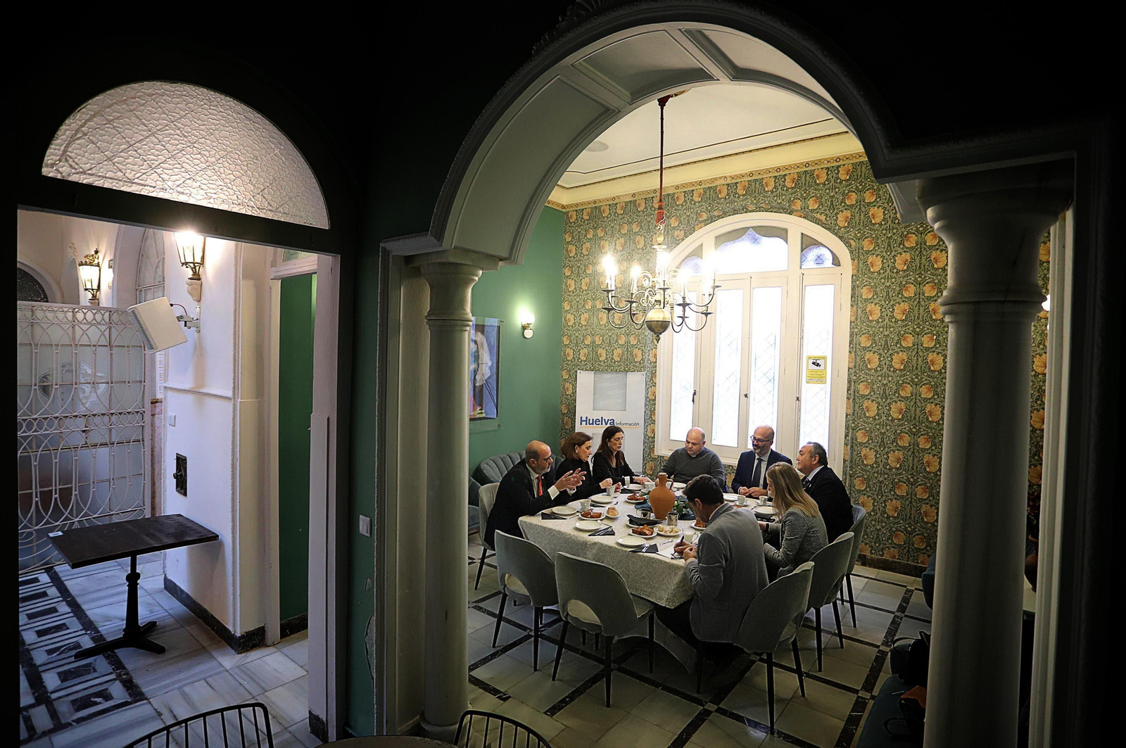 Imágenes de la tertulia cofrade "El Aguaó" de Huelva Información