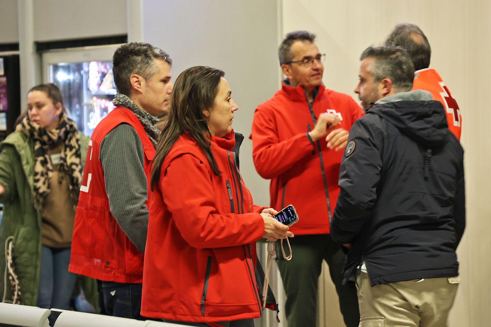 Las Fotografías del dispositivo de urgencia en la estación de Huelva para los afectados por el tren accidentado